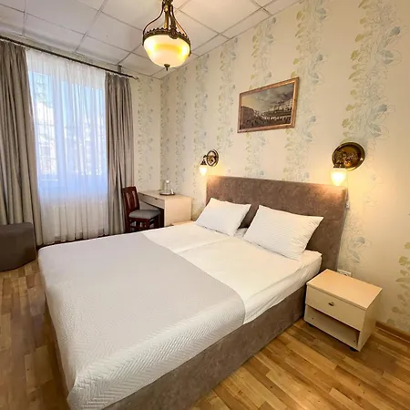 普拉泽玛酒店 3* 利沃夫