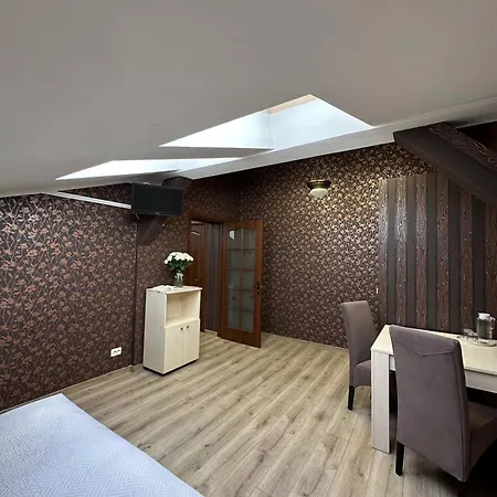 普拉泽玛酒店 3* 利沃夫