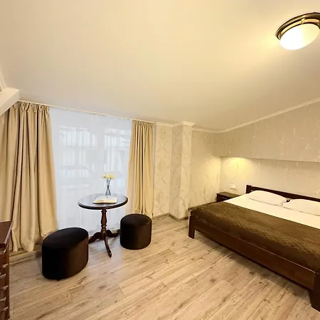 普拉泽玛酒店 3* 利沃夫