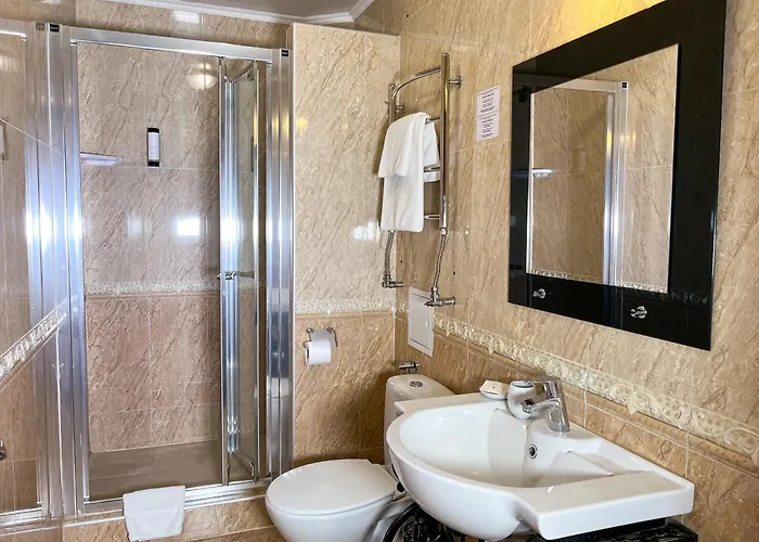 Отель Traditional Old Town Angel Львов