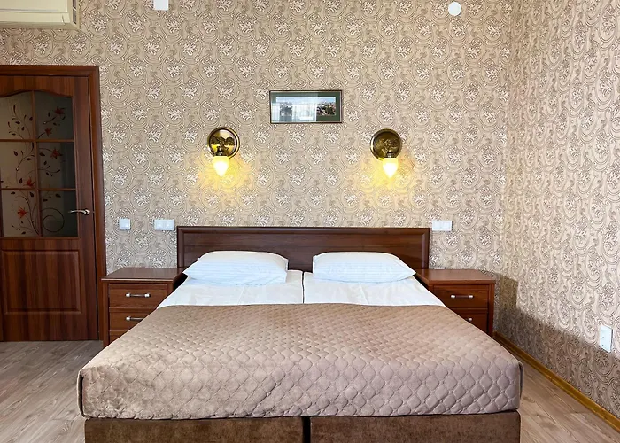 Traditional Old Town Angel 3*