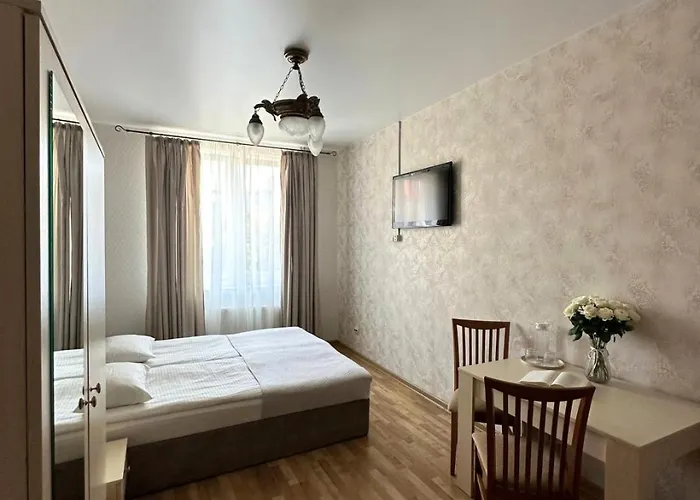 Отель Traditional Old Town Angel 3*