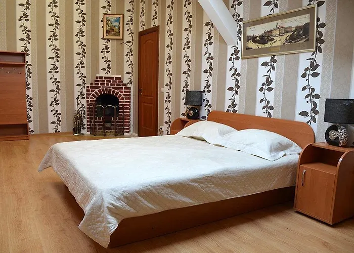 Traditional Old Town Angel 3*