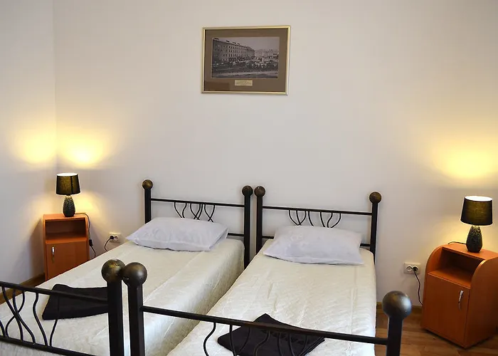 Traditional Old Town Angel Отель 3*